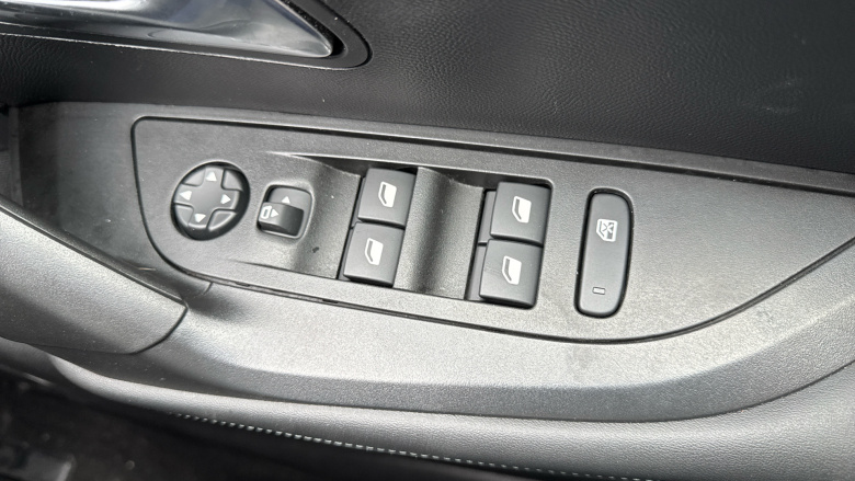 Peugeot 2008 1.2 PureTech 130 Allure Premium+ 5dr Petrol Estate